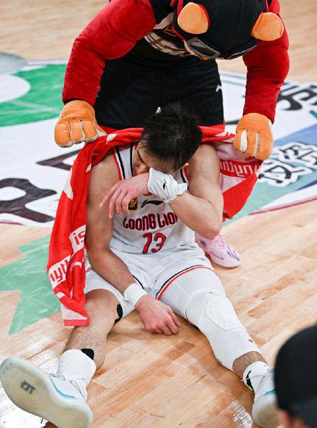 比赛过程中，球队紧绷的神经让人心疼又心痛的简单介绍